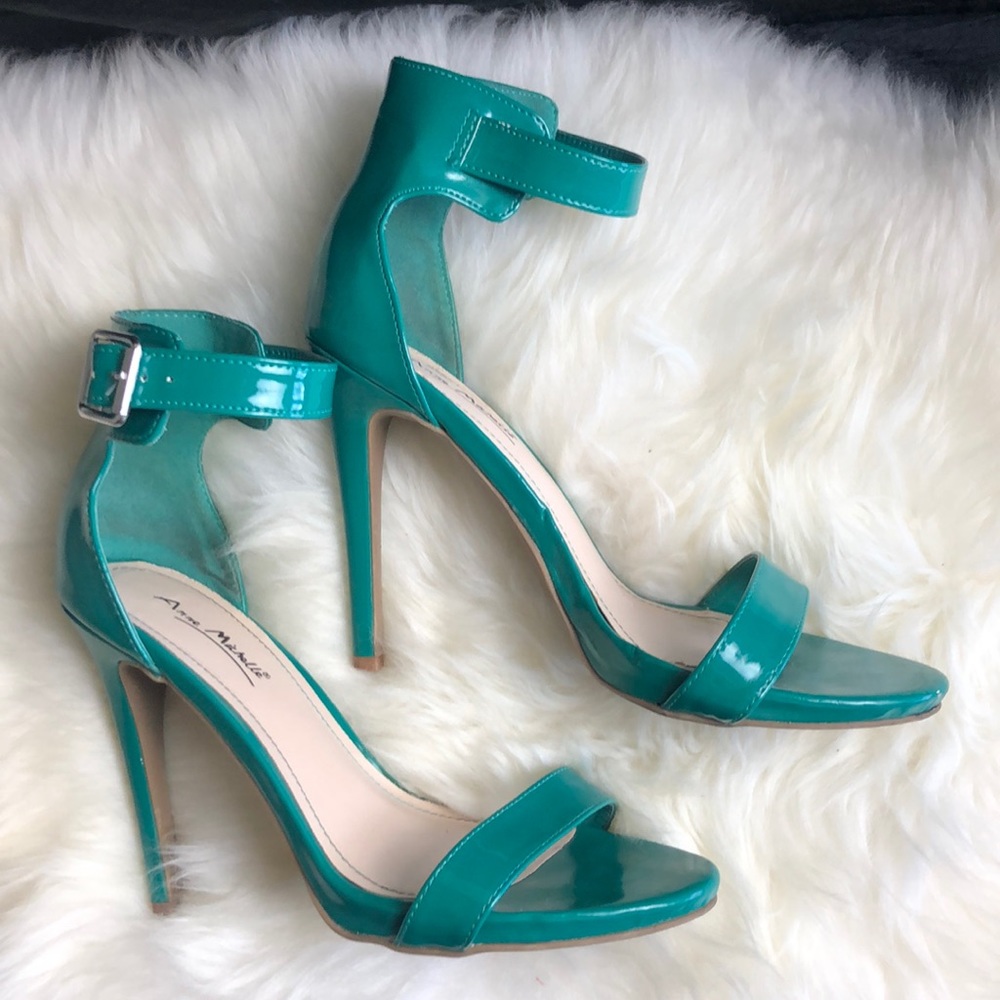 Anne Michelle Green Heels